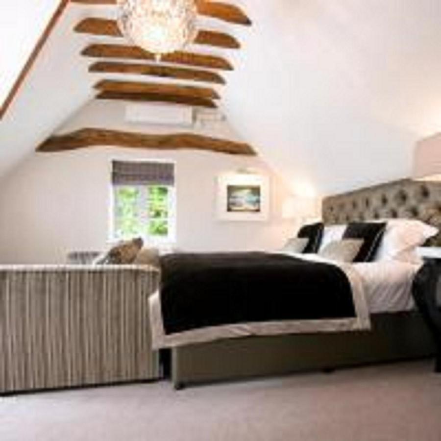 The Inn On The Green Cookham Dean Екстериор снимка