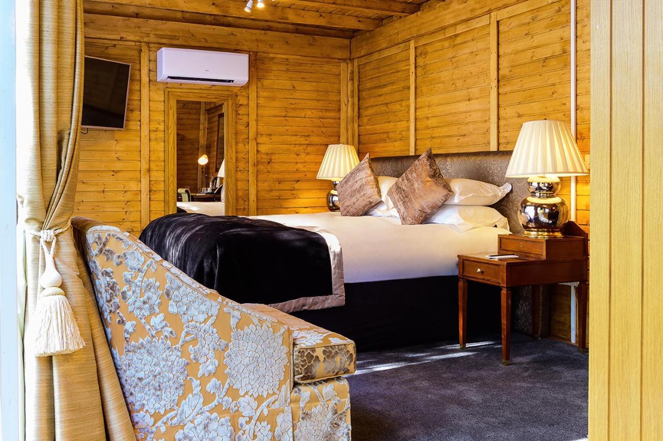 The Inn On The Green Cookham Dean Екстериор снимка