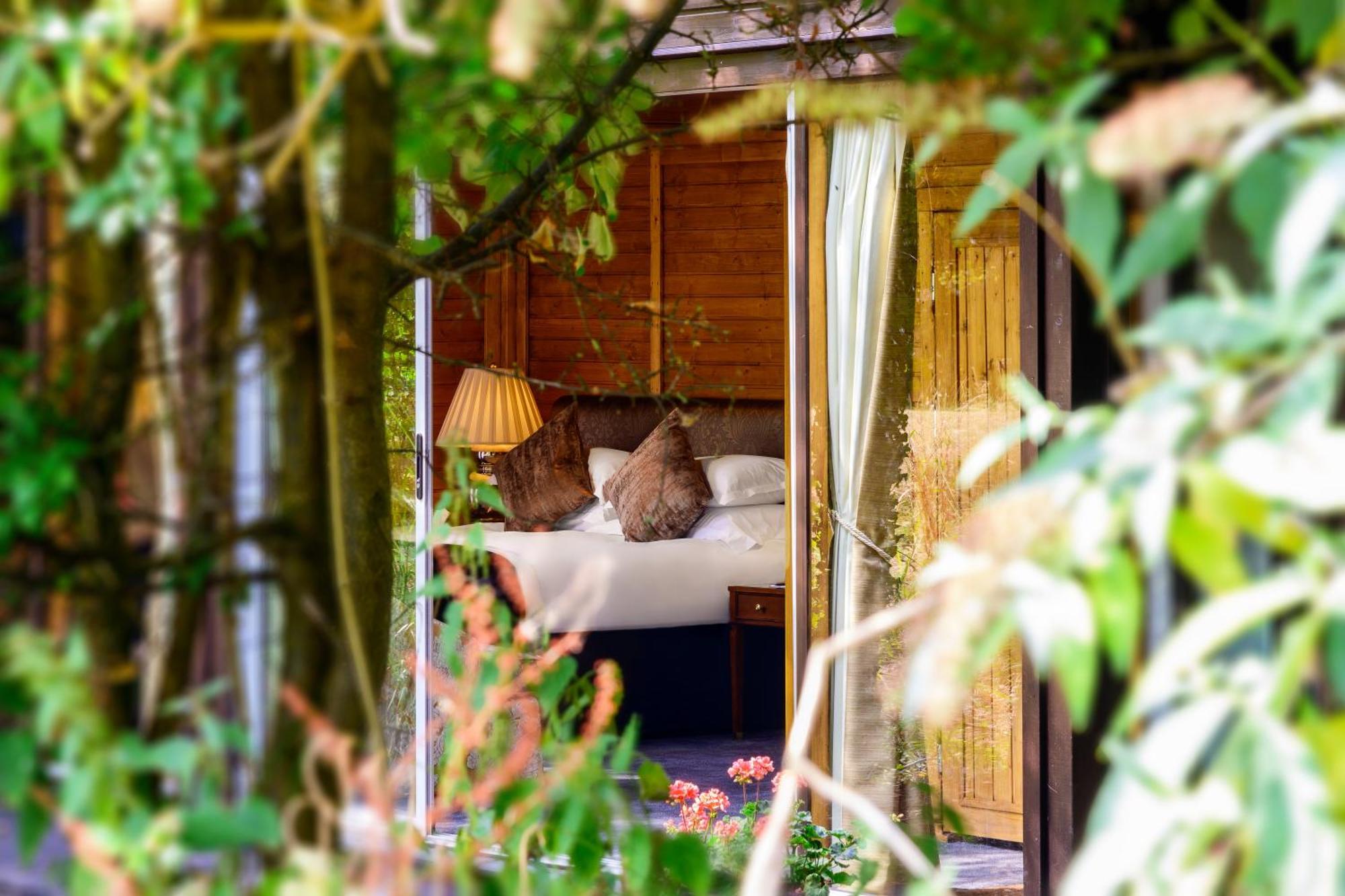 The Inn On The Green Cookham Dean Екстериор снимка